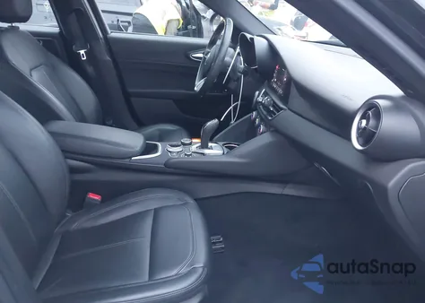 2023 Alfa Romeo Giulia Sprint Rwd z USA, uszkodzony, nr VIN ZARFAMAN1P7668325